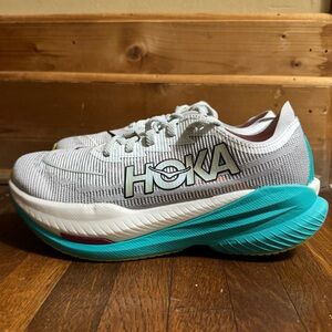 Women’s Hoka One One Clifton 8 running shoes Size 8.5 brand new